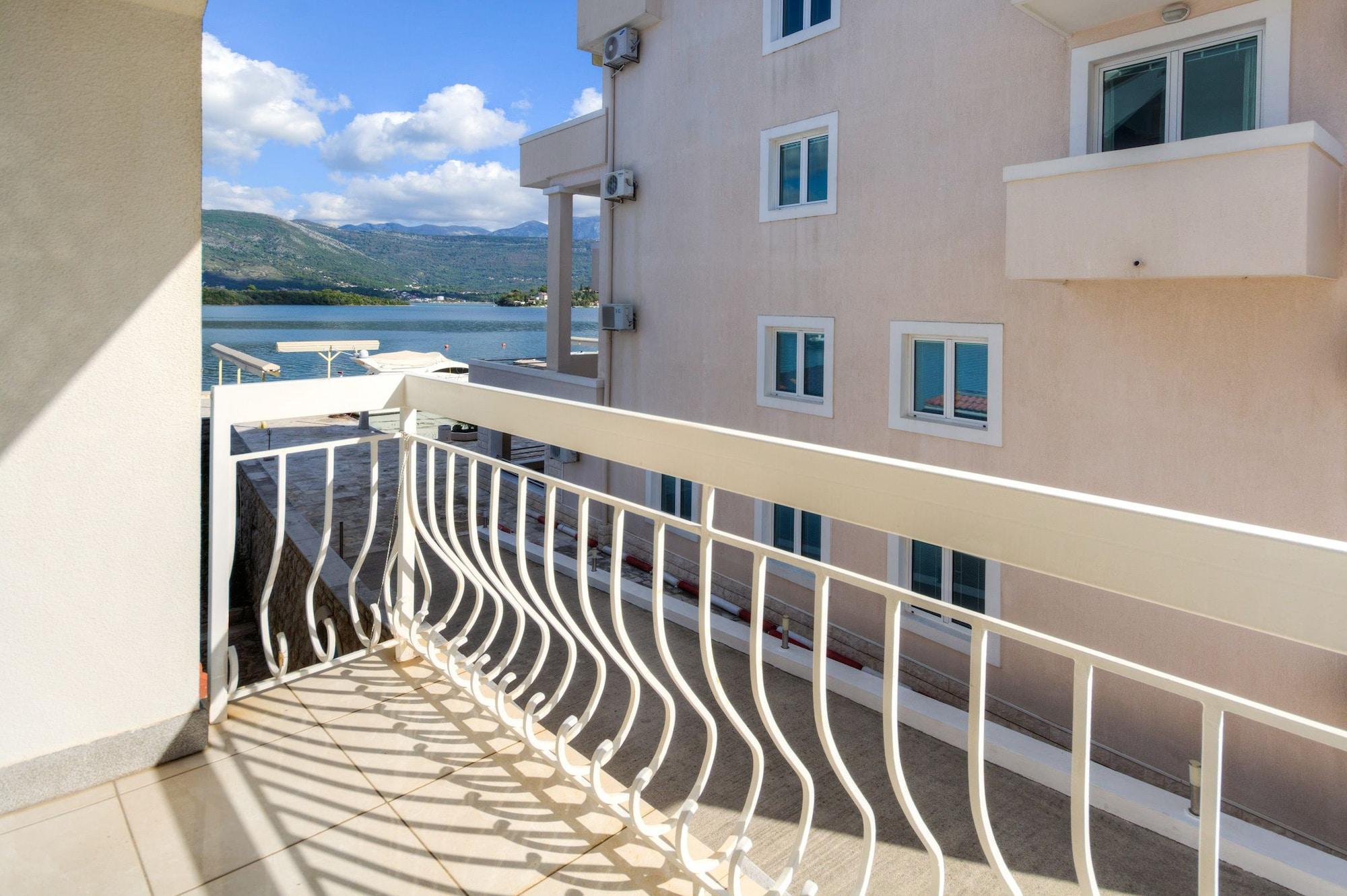 Apart-Hotel Villa Lav Nova Pec 외부 사진